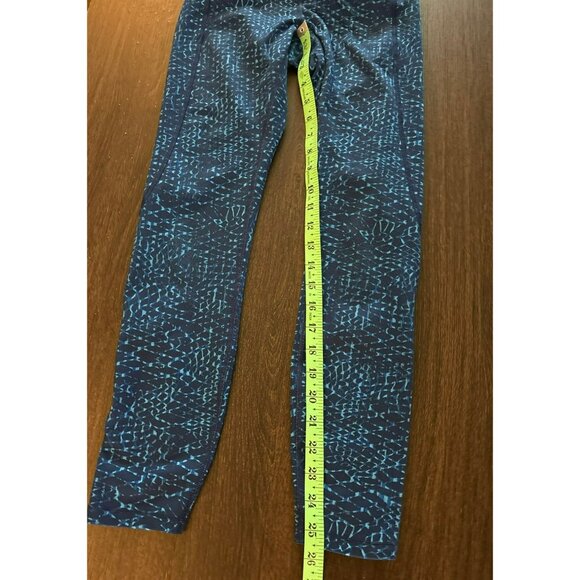 Lululemon Pure Practice Pant Samba Snake Kayak Blue/Hero Blue Leggings Size 4 - Picture 8 of 8